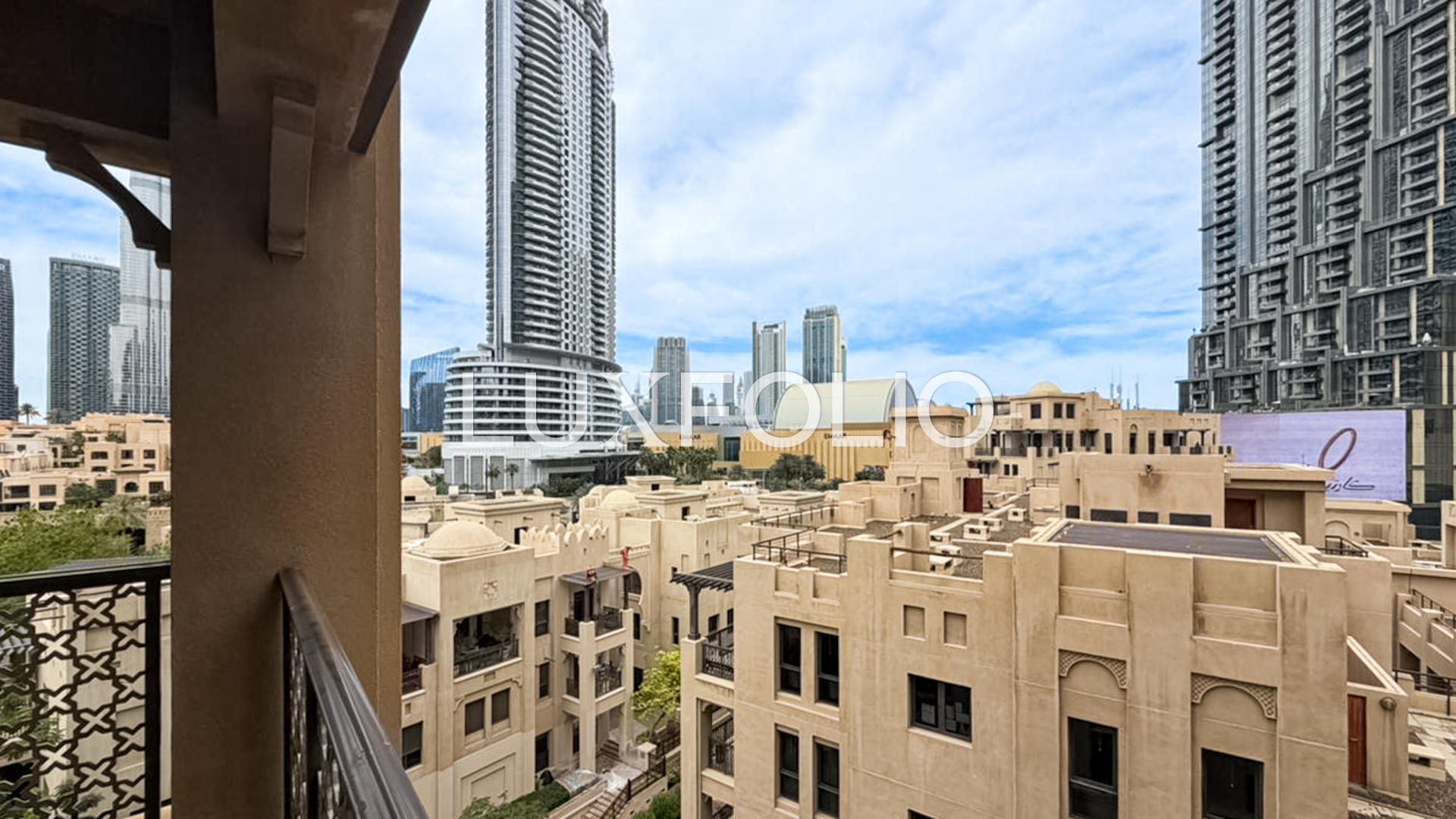 2 bedroom Apartment for rent in Old Town at 158,000 AED per year