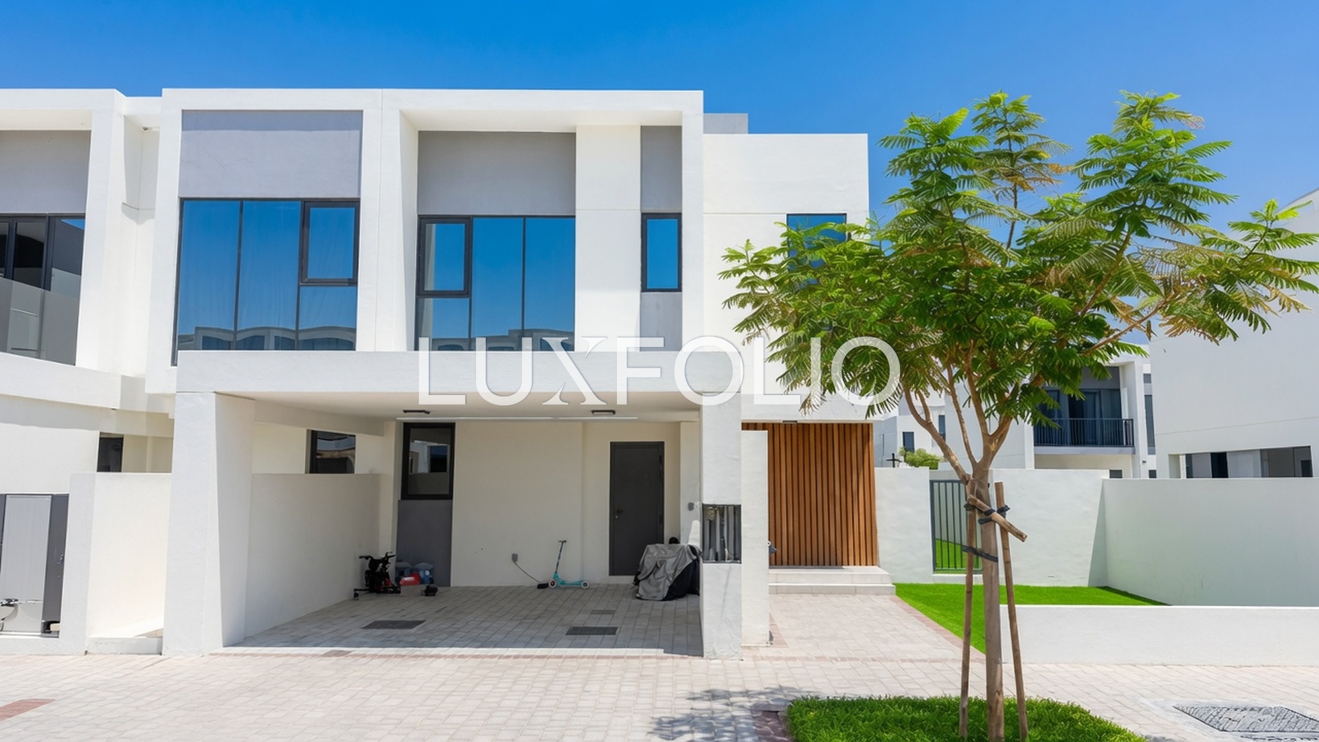 4 bedroom Apartment for rent in Town Square at 195,000 AED per year