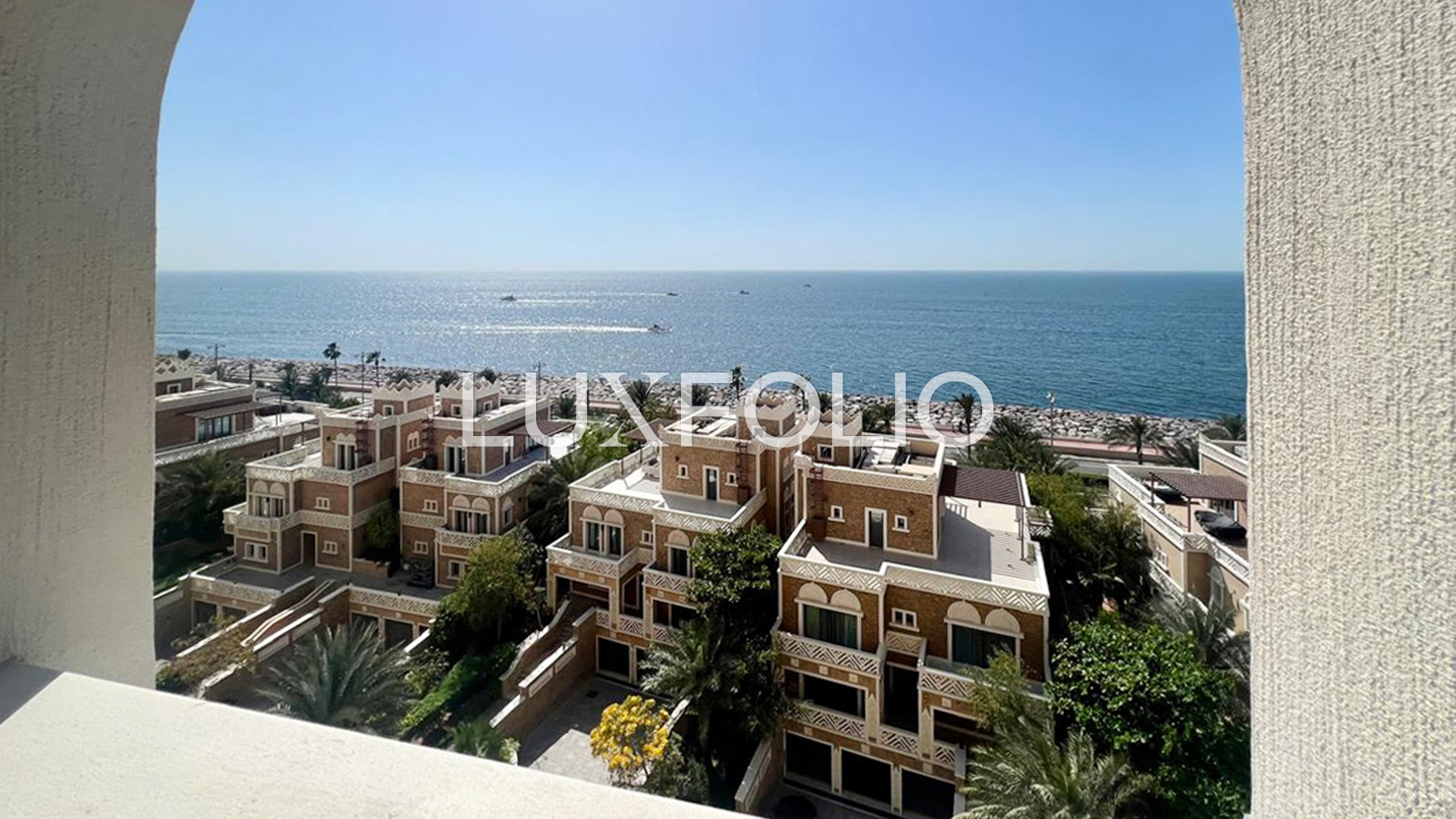 2 bedroom Apartment for rent in Palm Jumeirah at 240,000 AED per year
