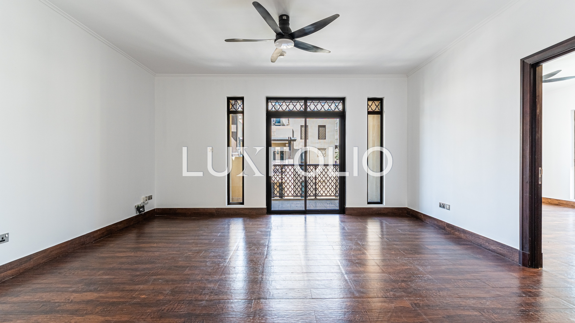 2 bedroom Apartment for rent in Old Town at 185,000 AED per year