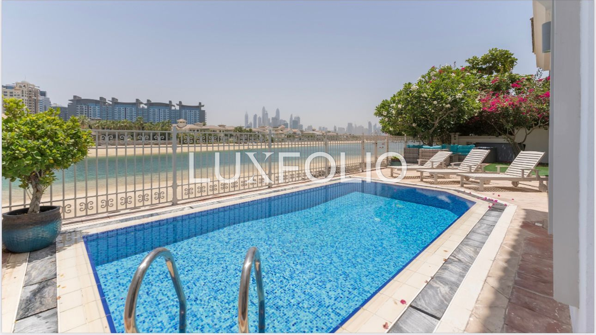 5 bedroom Apartment for rent in Palm Jumeirah at 1,650,000 AED per year