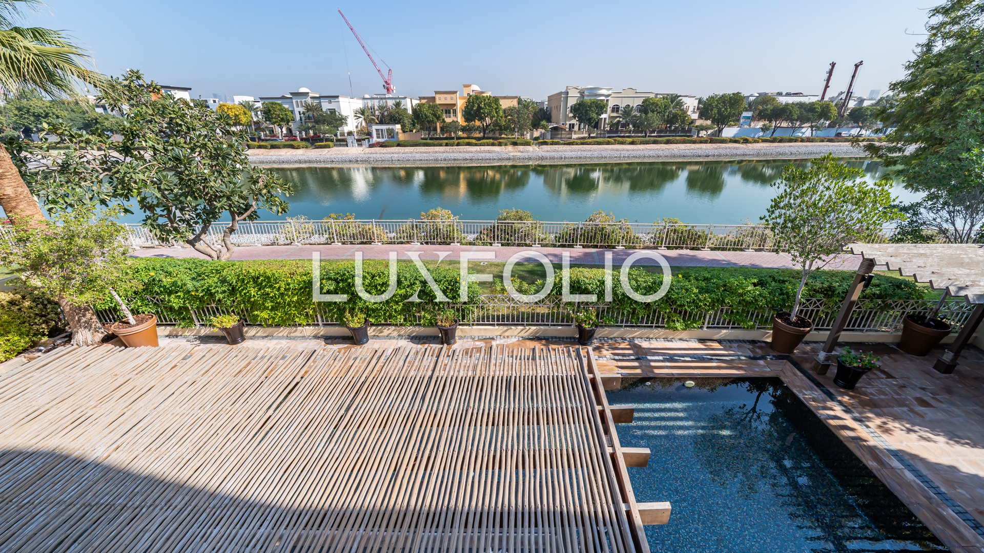 6 bedroom Apartment for rent in Meadows at 1,000,000 AED per year