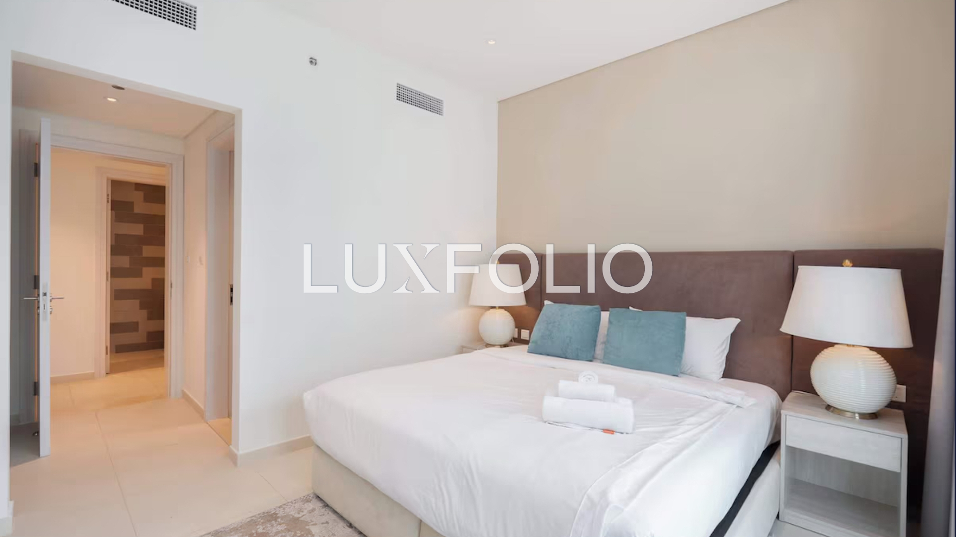 2 bedroom Apartment for rent in Palm Jumeirah at 200,000 AED per year