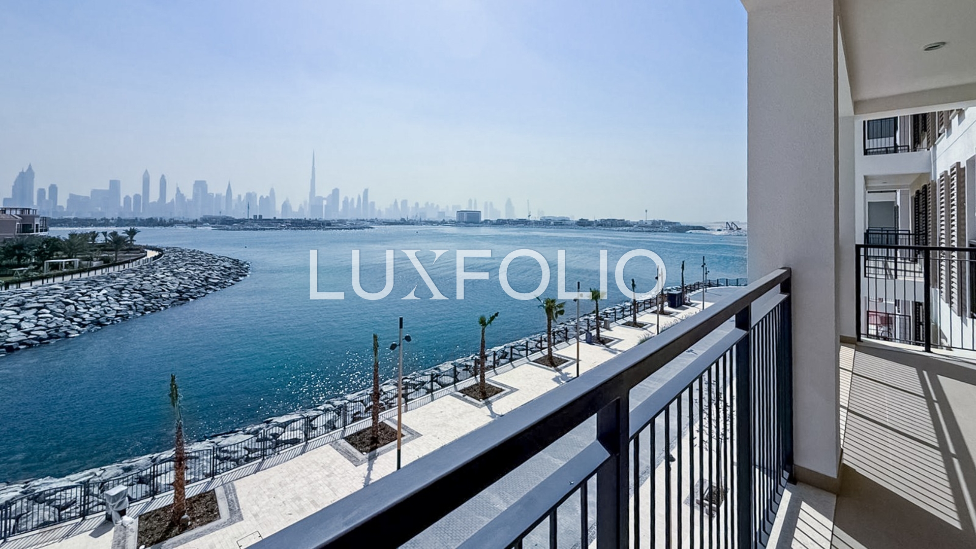 2 bedroom Apartment for rent in Jumeirah at 210,000 AED per year