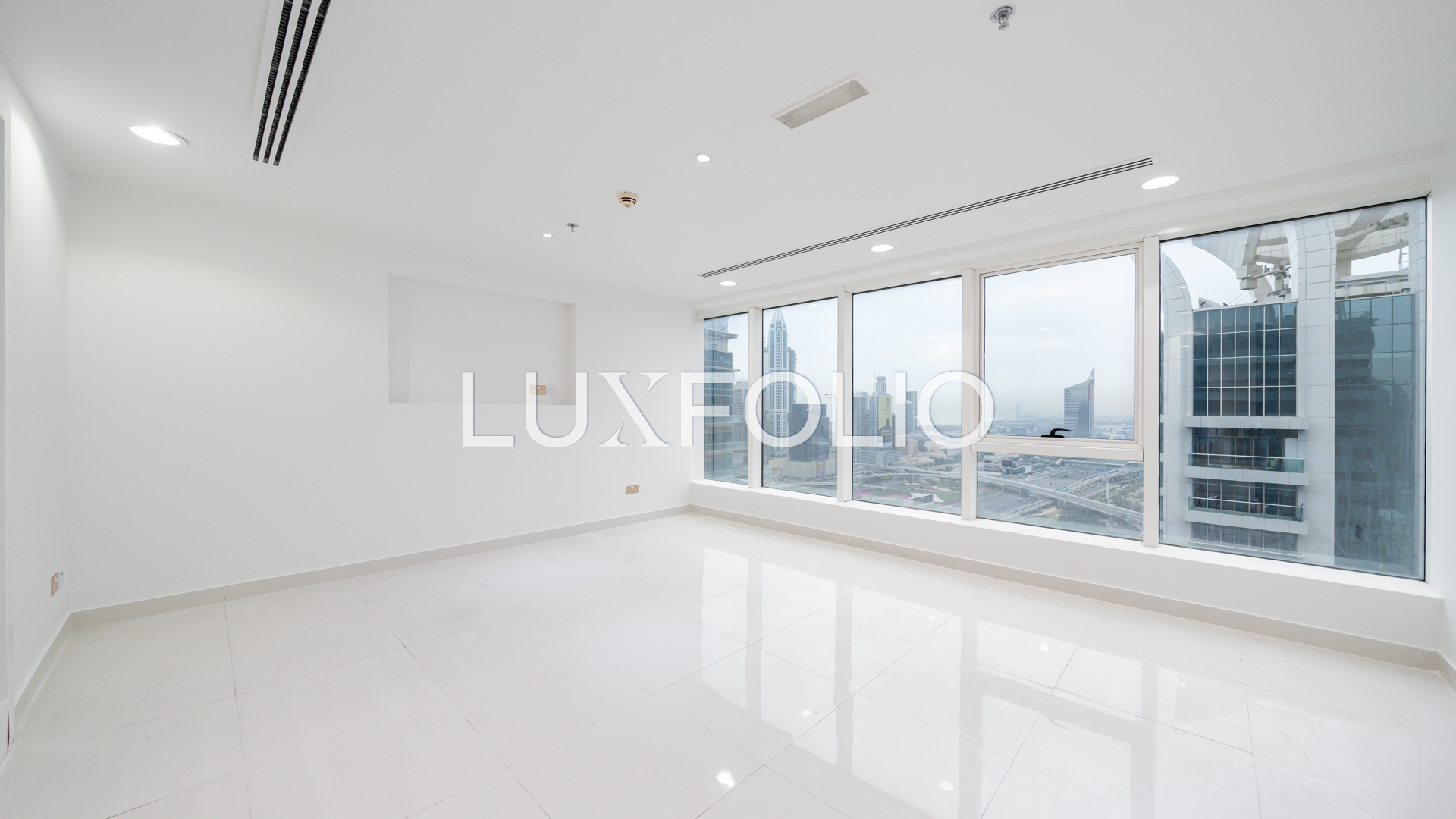 Apartment for rent in Location not specified at 550,000 AED per year