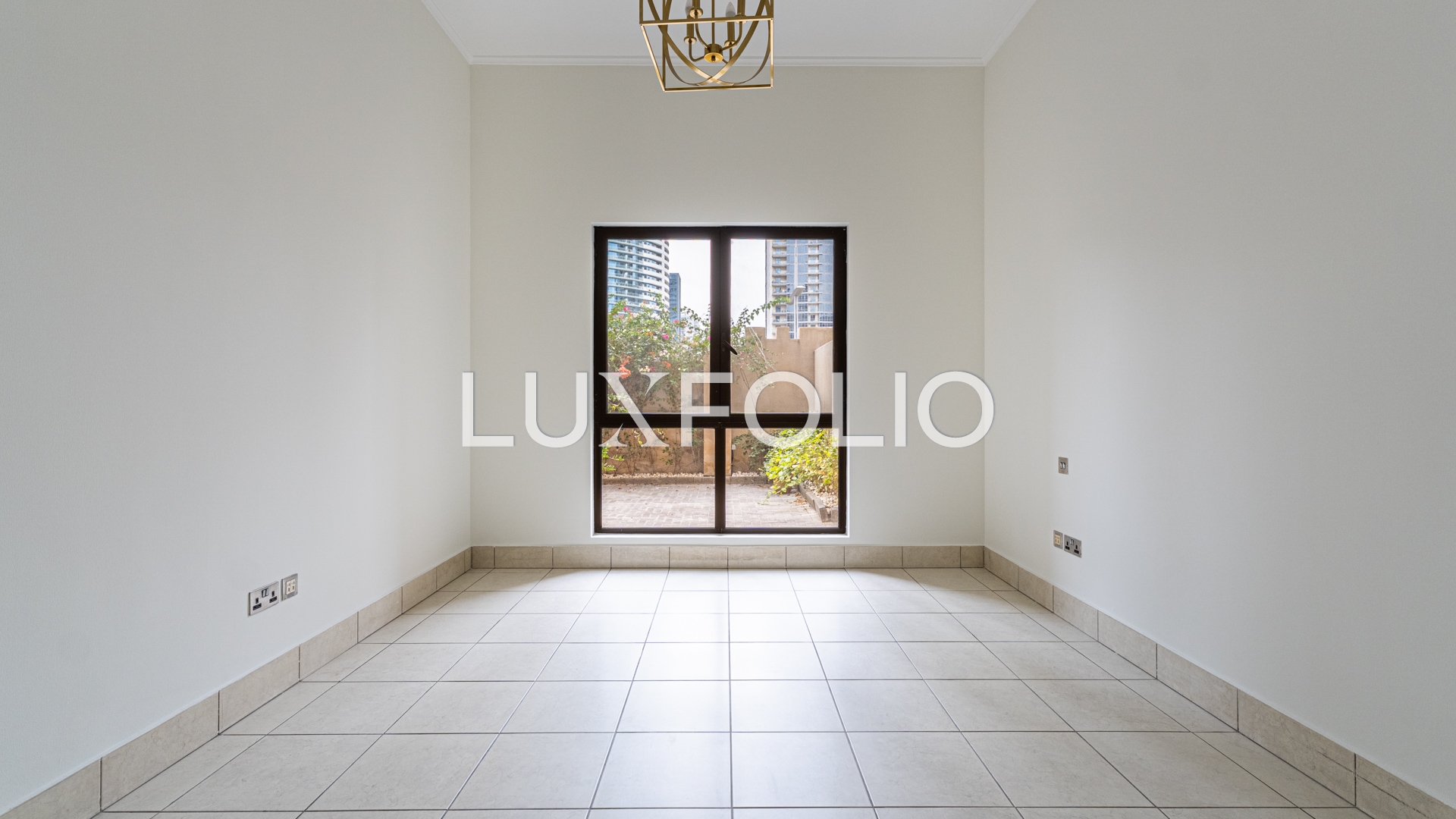 1 bedroom Apartment for rent in Old Town at 137,000 AED per year