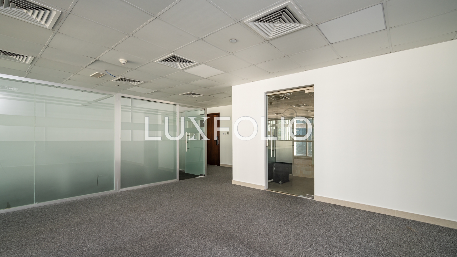Apartment for rent in Location not specified at 100,000 AED per year