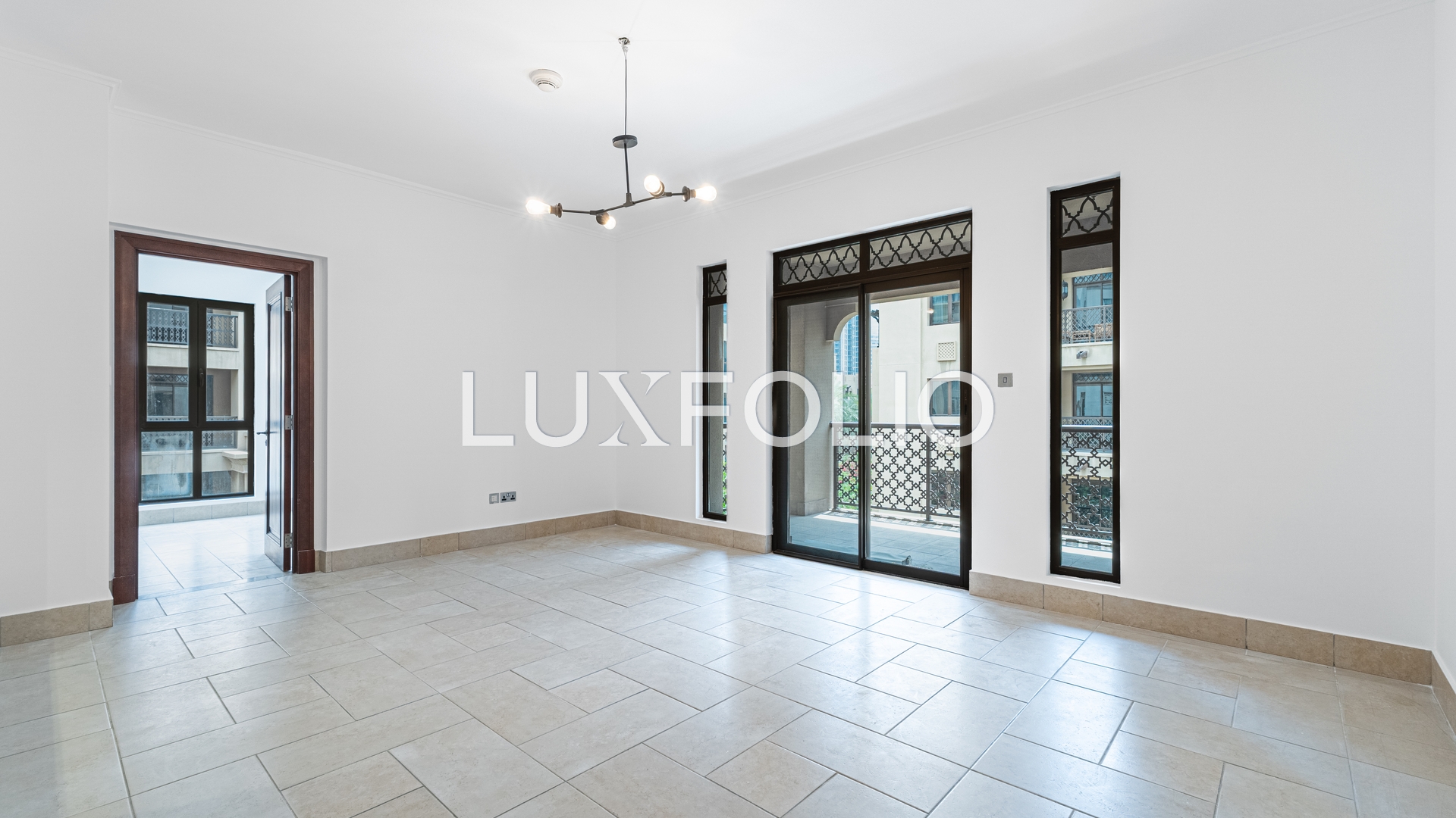 1 bedroom Apartment for rent in Old Town at 120,000 AED per year