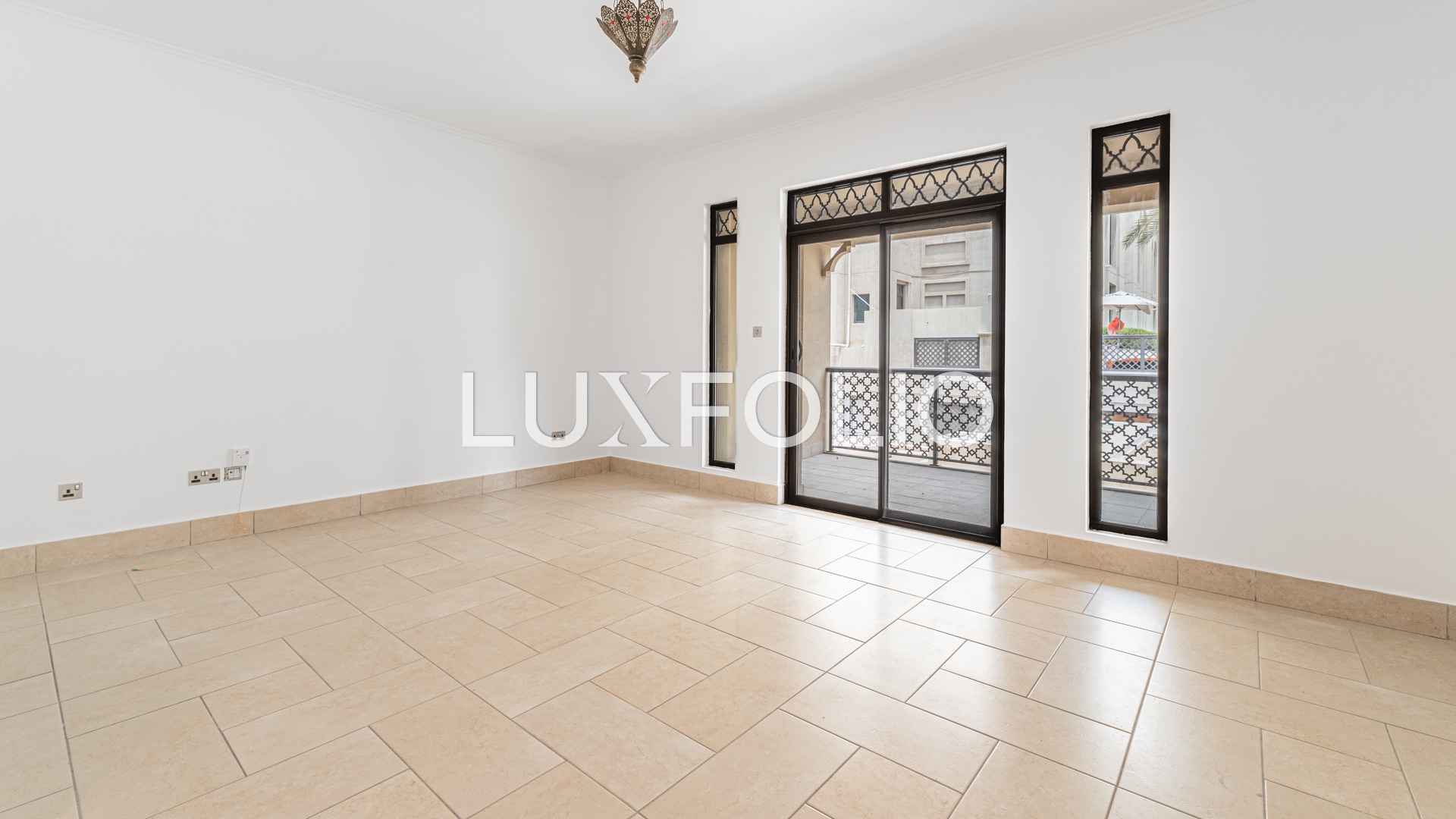 1 bedroom Apartment for rent in Old Town at 120,000 AED per year