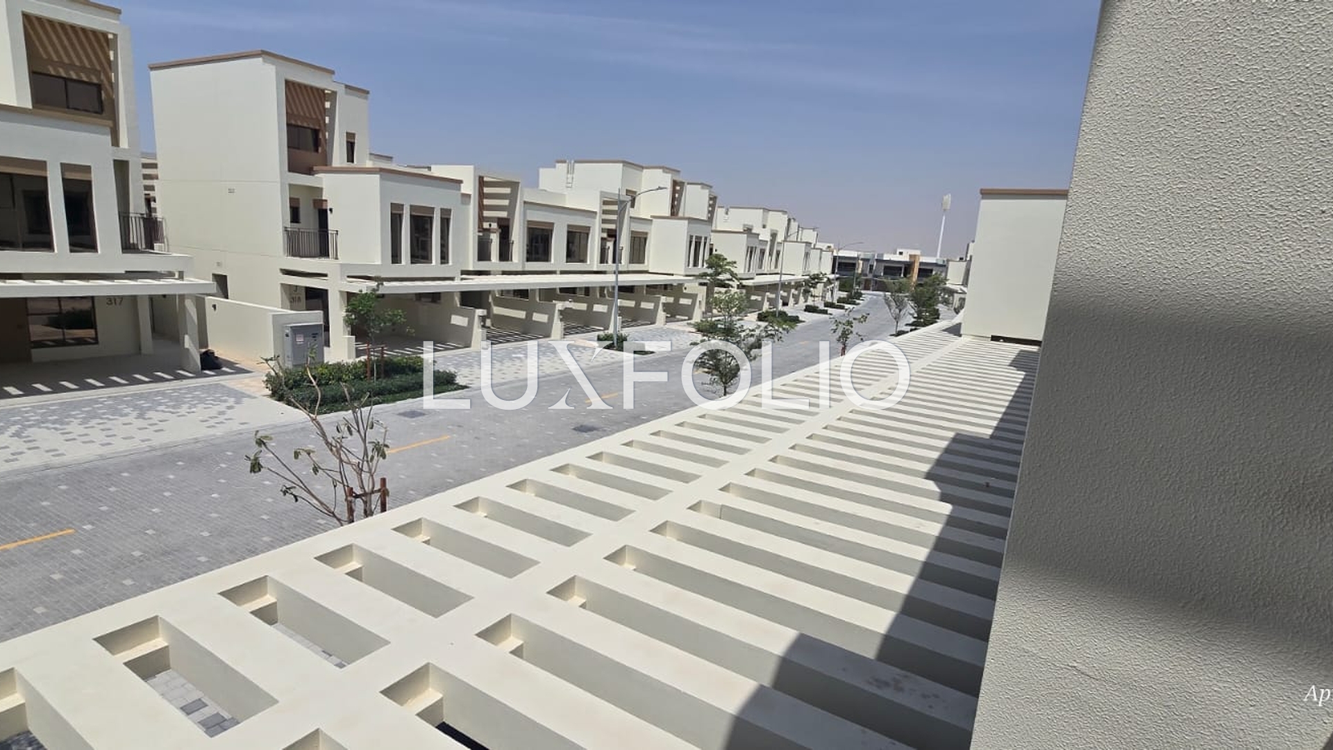 4 bedroom Apartment for rent in Damac Lagoons at 170,000 AED per year