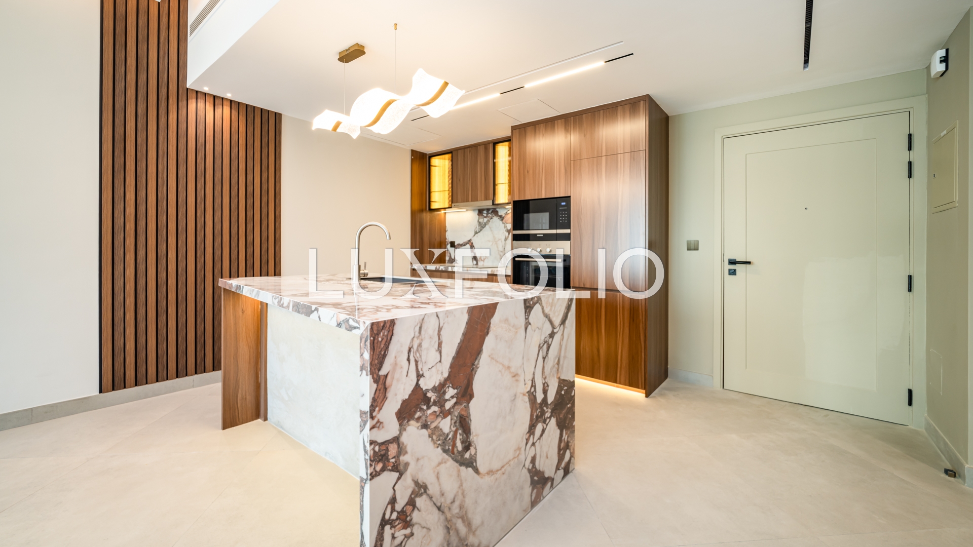 1 bedroom Apartment for sale in Greens at 1,600,000 AED