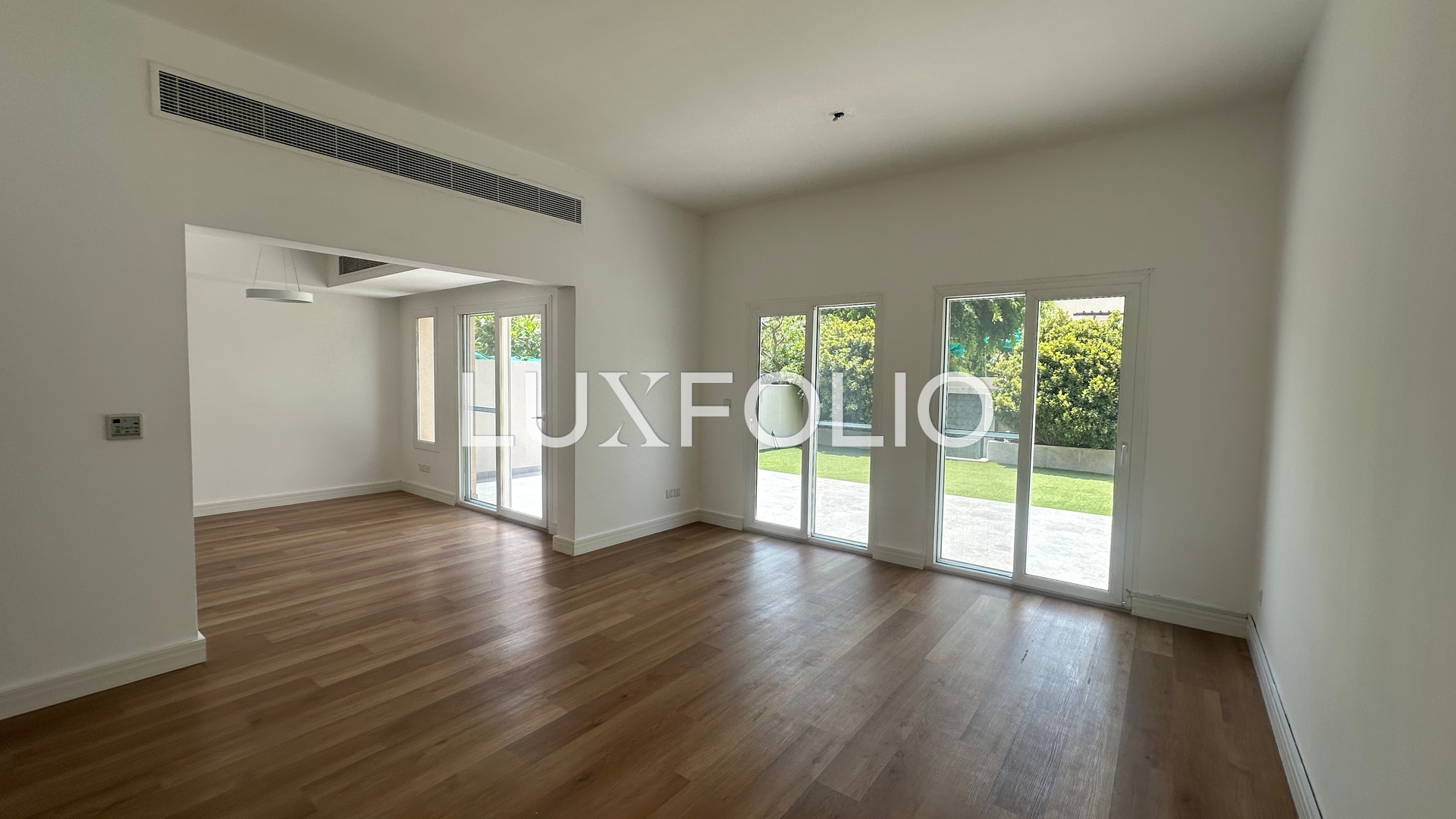 3 bedroom Apartment for rent in The Lakes at 320,000 AED per year