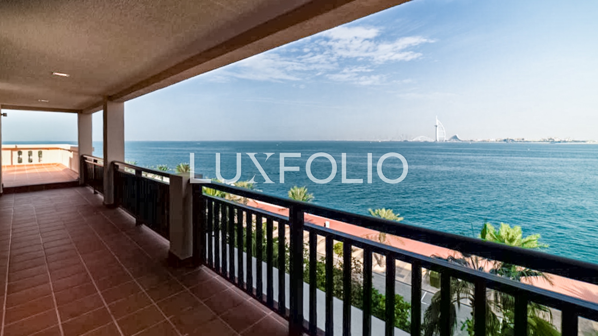 2 bedroom Apartment for rent in Palm Jumeirah at 300,000 AED per year