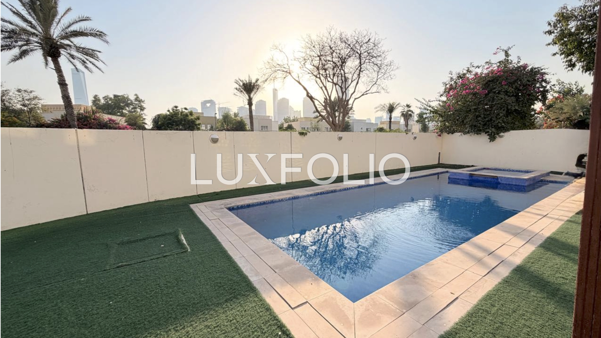 6 bedroom Apartment for rent in Meadows at 499,000 AED per year