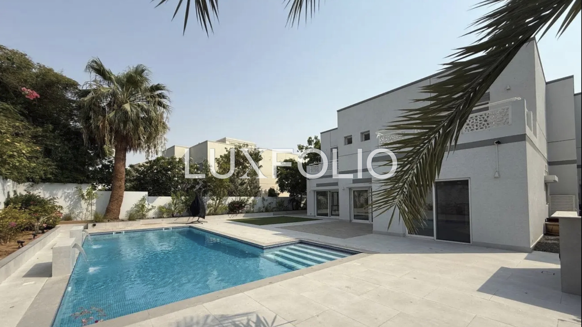 5 bedroom Apartment for rent in Meadows at 720,000 AED per year