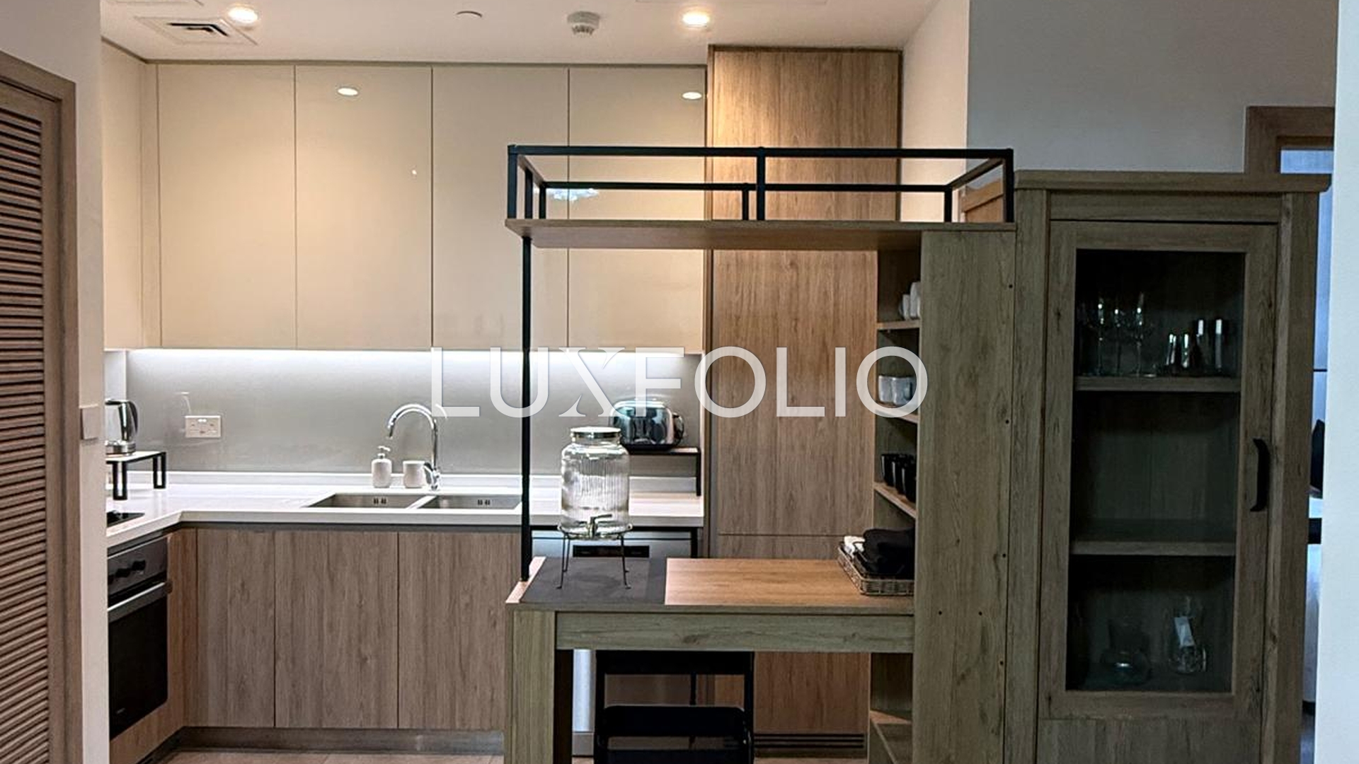 2 bedroom Apartment for rent in Business Bay at 190,000 AED per year
