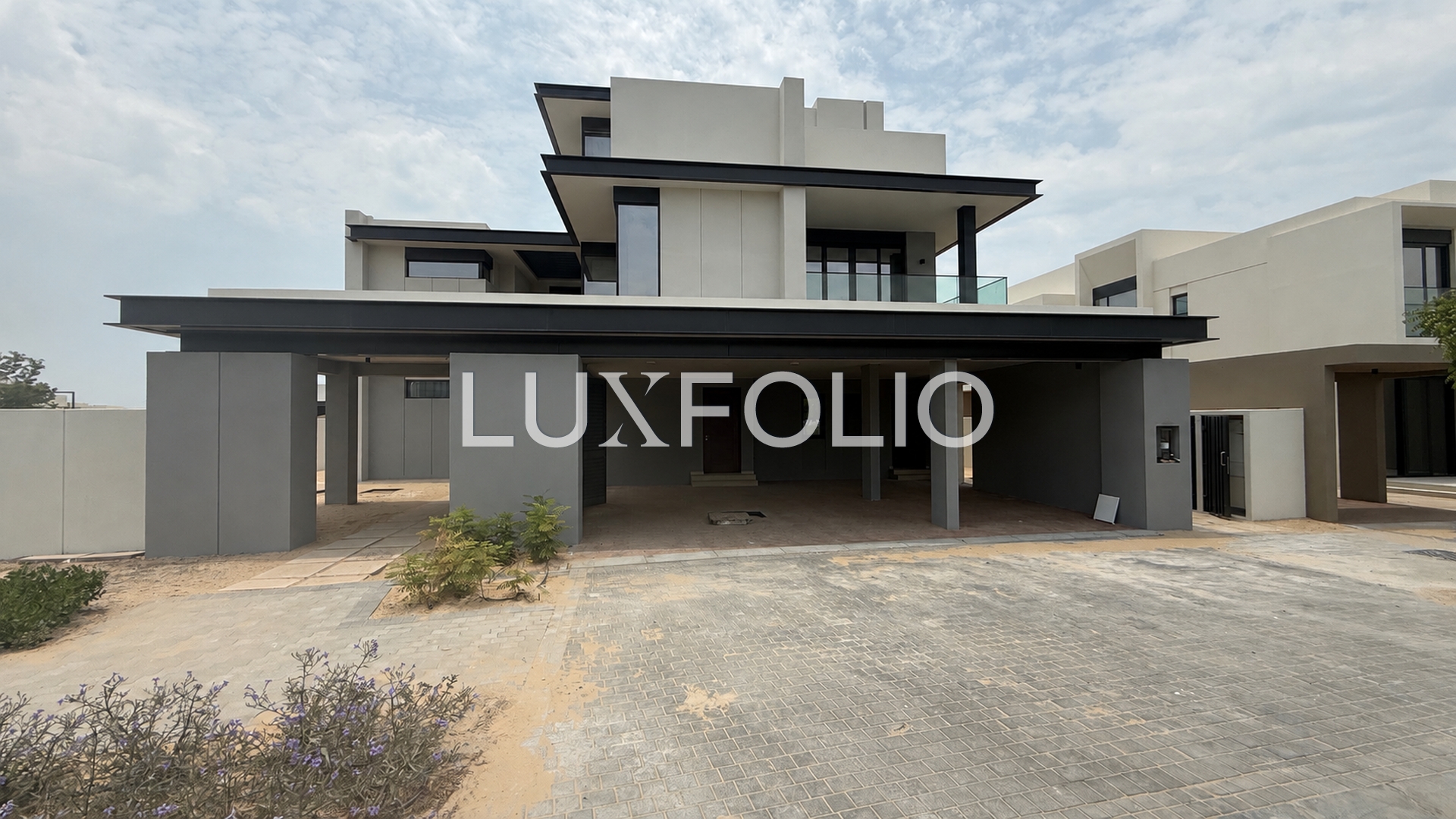 6 bedroom Apartment for rent in Jebel Ali at 650,000 AED per year